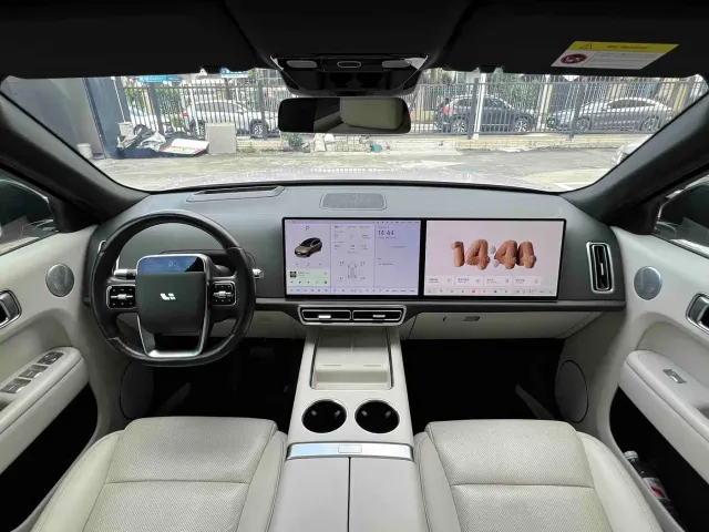Li Auto L9 — Фото автомобиля 5
