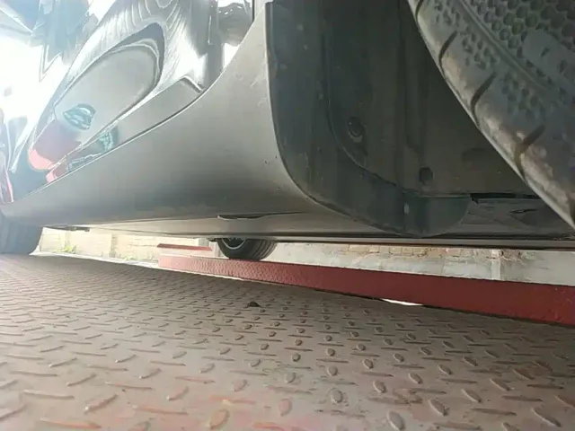 Tesla Model Y L — Фото автомобиля 21