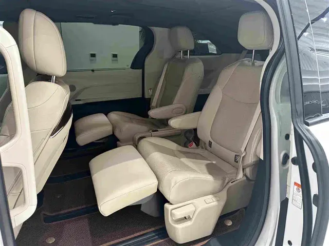 Toyota Granvia — Фото автомобиля 12