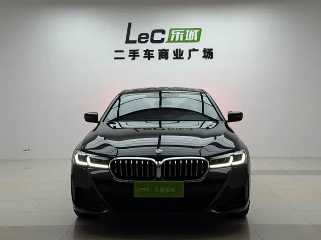 BMW 5 Series — Фото автомобиля 2