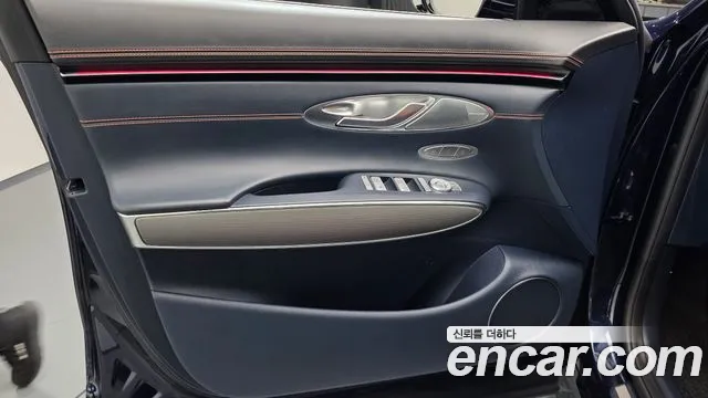 Genesis GV70 — Фото автомобиля 13