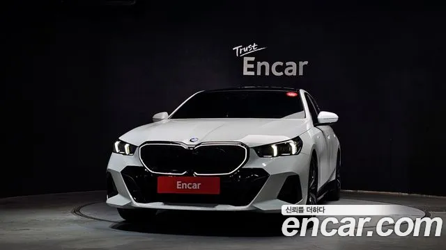 BMW 5-Series 5 серия (G60) 530i xDrive M Sport Pro Special Edition — Фото автомобиля 3