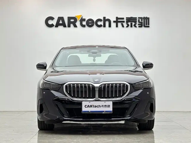 BMW 5 Series — Фото автомобиля 7
