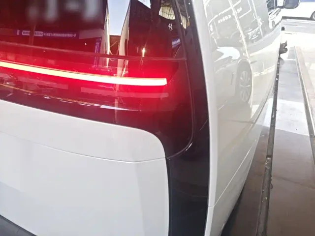Li Auto MEGA — Фото автомобиля 7
