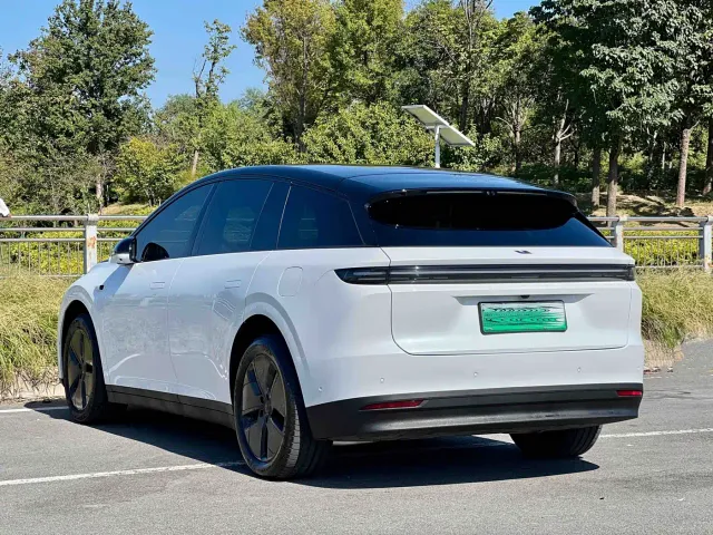 Li Auto i6 — Фото автомобиля 7