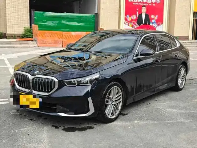 Фотография автомобиля — BMW 5 Series