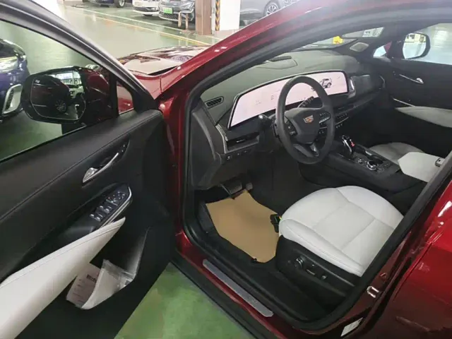Cadillac XT4 — Фото автомобиля 15
