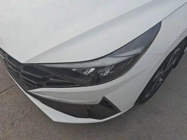 Hyundai Elantra — Фото автомобиля 5