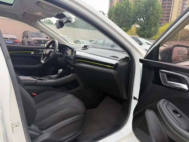 Roewe i5 — Фото автомобиля 7
