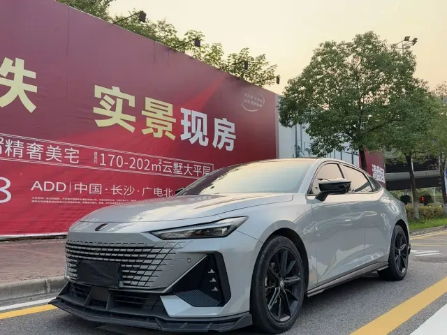 Фотография автомобиля — Changan UNI-V