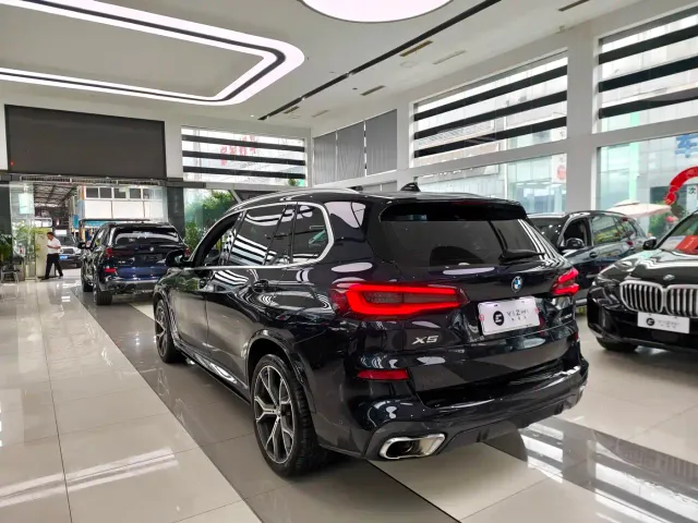 BMW X5 — Фото автомобиля 14