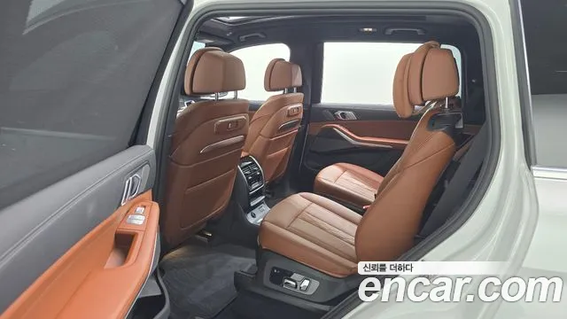 BMW X7 — Фото автомобиля 8