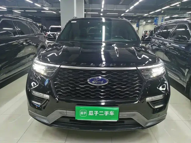 Ford Explorer — Фото автомобиля 5