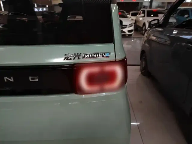 Wuling Hongguang Mini EV — Фото автомобиля 7
