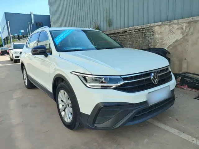Volkswagen Tiguan L — Фото автомобиля 3