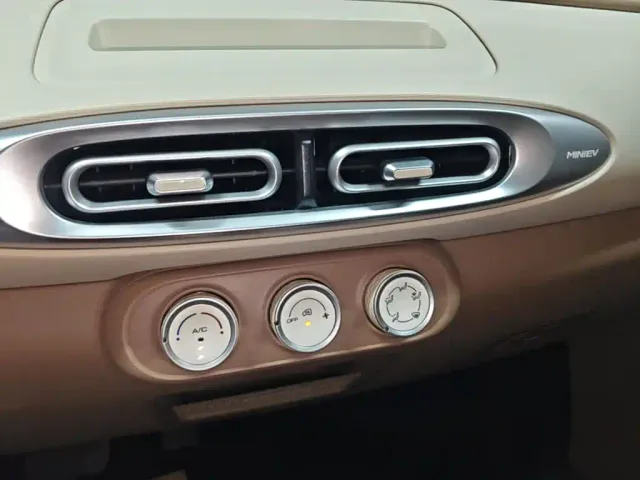 Wuling Hongguang Mini EV — Фото автомобиля 12