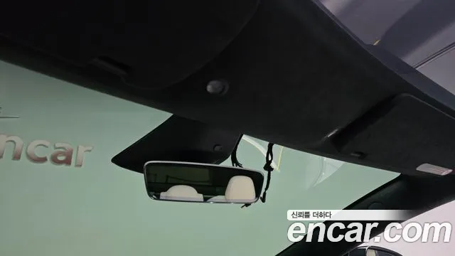 Tesla Model S — Фото автомобиля 18