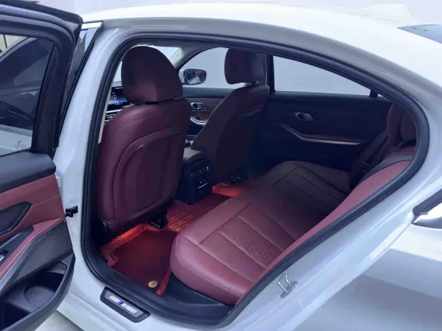 BMW 3 Series — Фото автомобиля 10