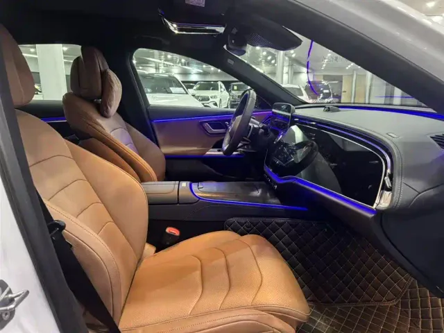 Mercedes-Benz E-Class — Фото автомобиля 19