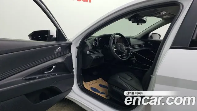 Hyundai AVANTE Avante (CN7) — Фото автомобиля 10