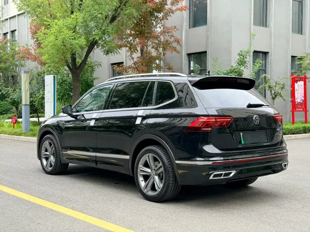 Volkswagen Tiguan L PHEV — Фото автомобиля 9