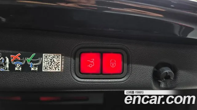 Mercedes-Benz E-Class — Фото автомобиля 16