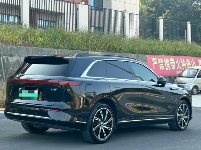 Xpeng G9 — Фото автомобиля 9