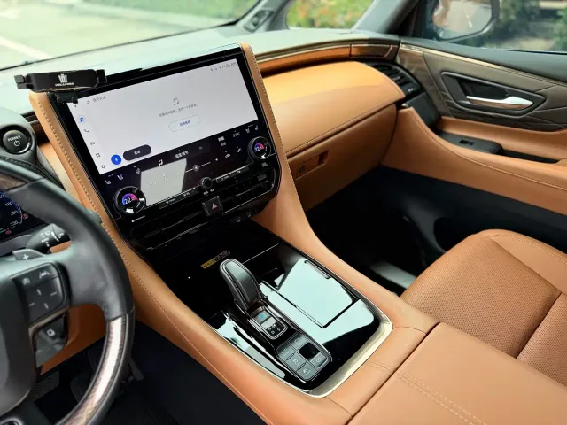 Toyota Vellfire — Фото автомобиля 11