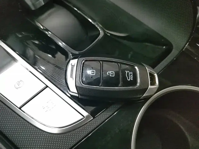 Hyundai Elantra — Фото автомобиля 8