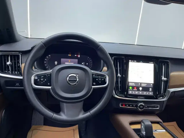Volvo S90 — Фото автомобиля 26
