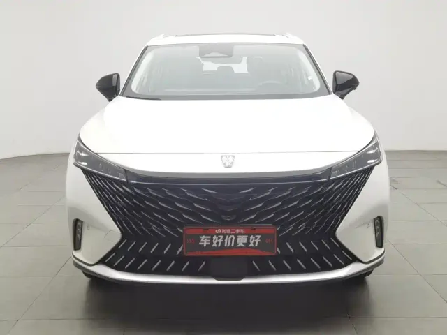 Roewe RX5 — Фото автомобиля 3