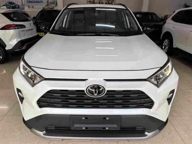 Toyota RAV4 — Фото автомобиля 2