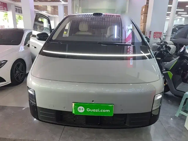 Li Auto MEGA — Фото автомобиля 2