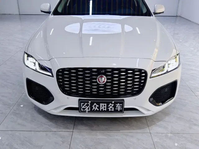 Jaguar XFL — Фото автомобиля 5