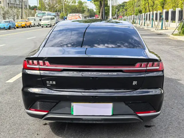 BYD Han — Фото автомобиля 10