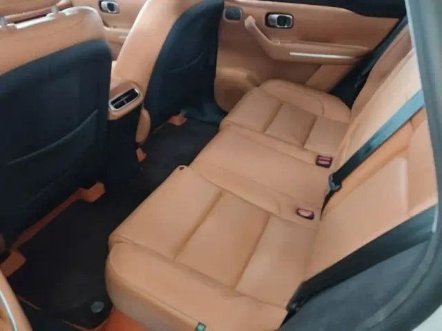 Leapmotor C10 — Фото автомобиля 16