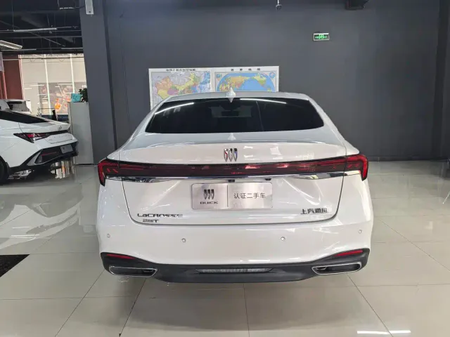Buick LaCrosse — Фото автомобиля 5