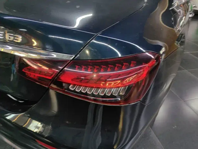 Mercedes-Benz E-Class — Фото автомобиля 7