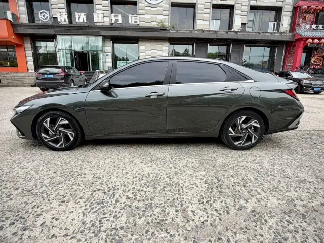 Hyundai Elantra — Фото автомобиля 8