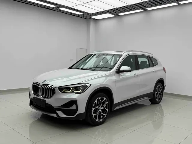 Фотография автомобиля — BMW X1