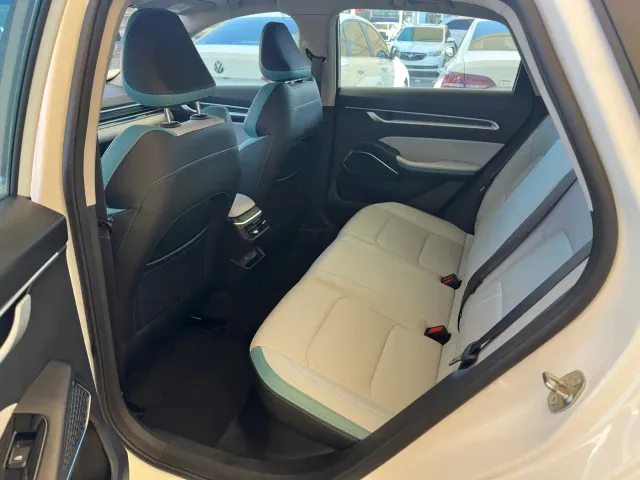 Geely Emgrand — Фото автомобиля 9