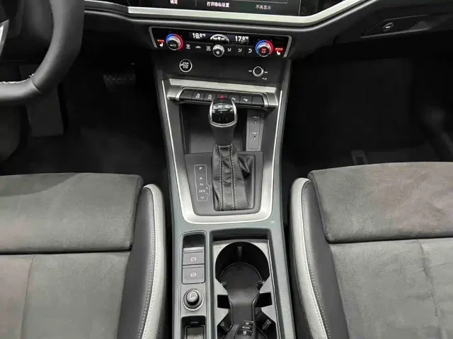 Audi Q3 — Фото автомобиля 10
