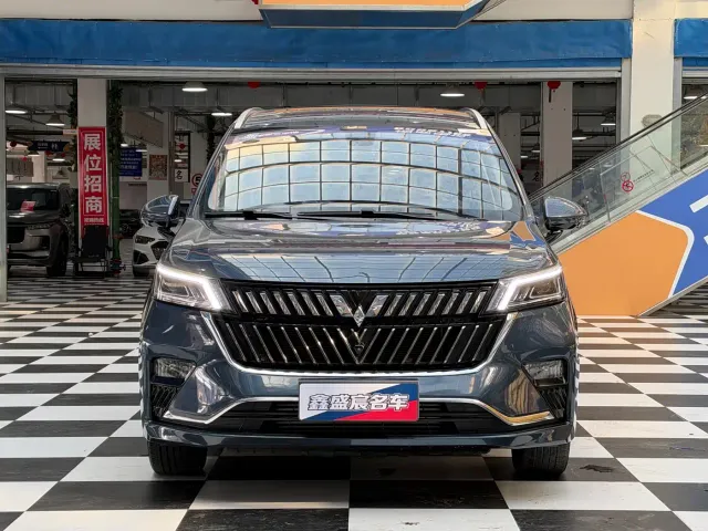 Wuling Jiachen — Фото автомобиля 2
