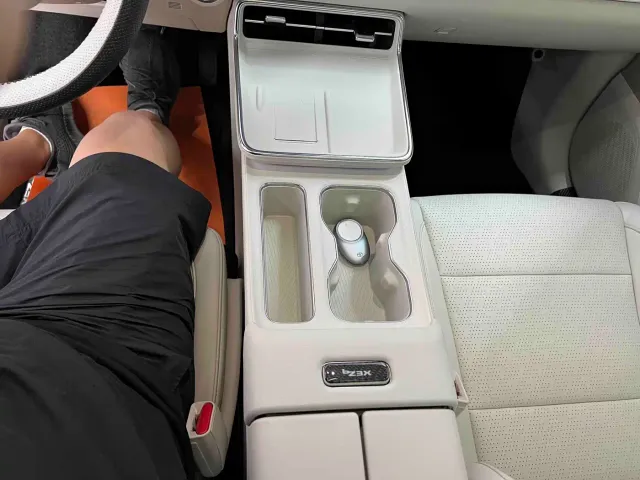 Toyota BoZhi 3X — Фото автомобиля 12