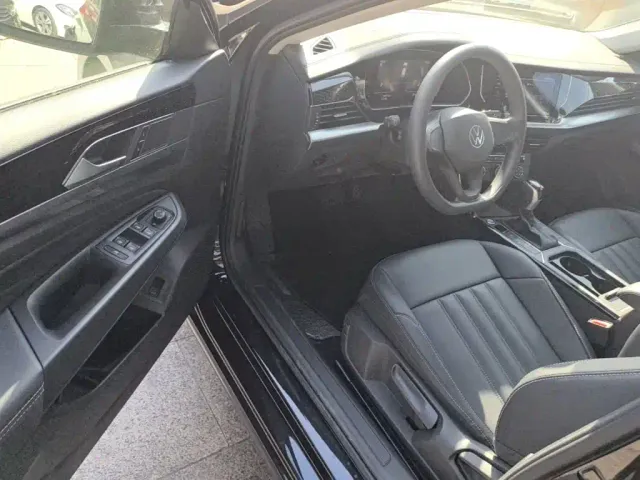 Volkswagen Passat — Фото автомобиля 15