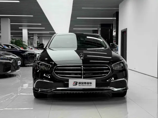 Mercedes-Benz E-Class — Фото автомобиля 2