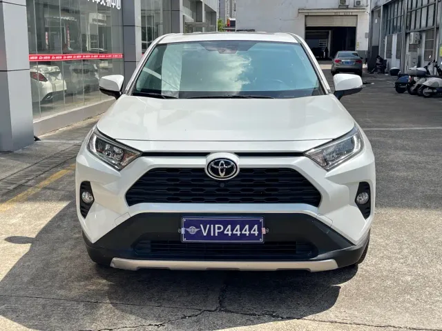 Toyota RAV4 — Фото автомобиля 2