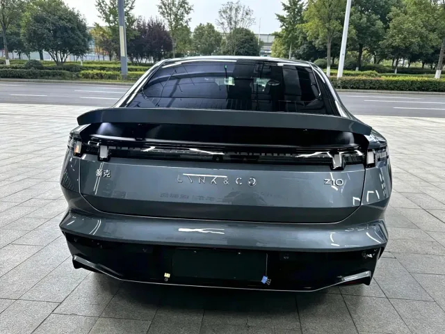Lynk & Co Z10 — Фото автомобиля 6