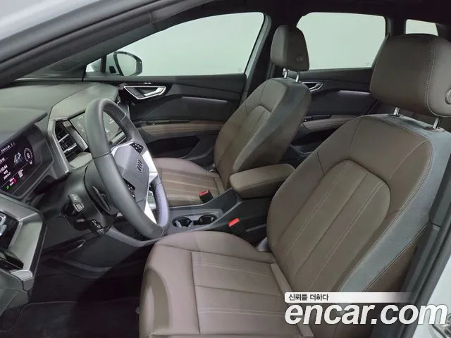Audi Q4 e-tron — Фото автомобиля 10