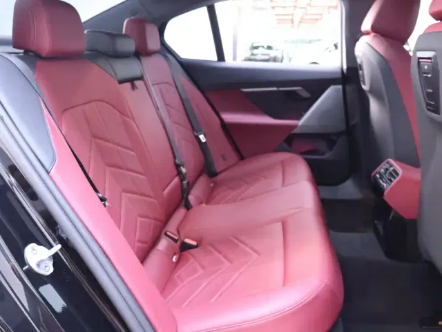 BMW 5 Series — Фото автомобиля 22